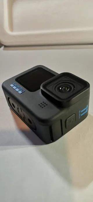 GoPro Hero 11 Black con accessori