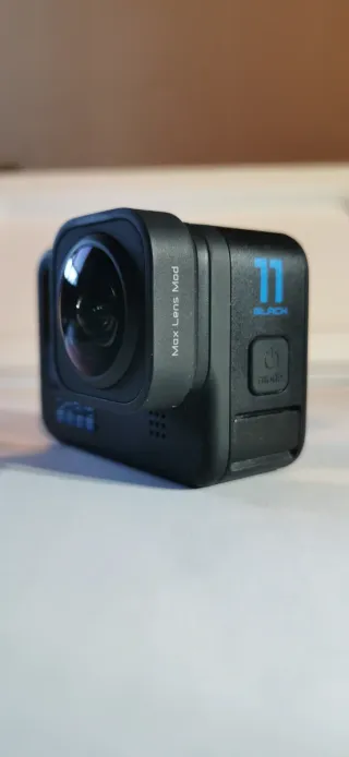 GoPro Hero 11 Black con accessori