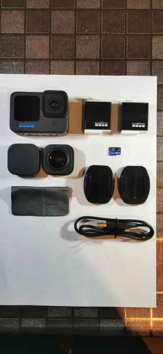 GoPro Hero 11 Black con accessori