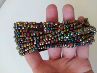 Pulsera elástica madera flor abalorios