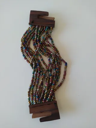 Pulsera elástica madera flor abalorios