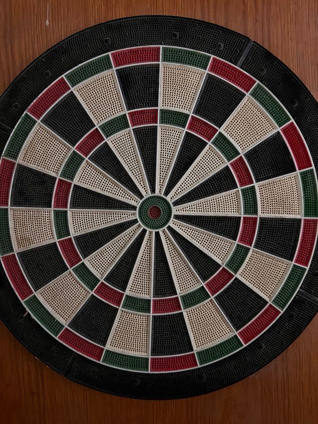 Diana de dardos de madera