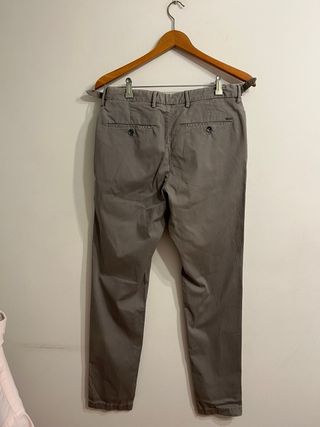 Pantalón gris talla 40
