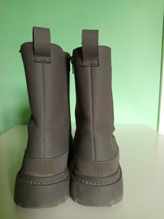 Botas impermeables Zara grises verde