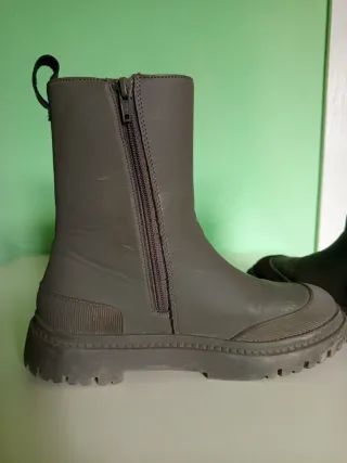 Botas impermeables Zara grises verde