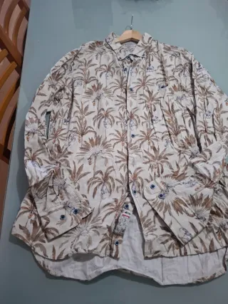 Camisa estampada palmeras y monos