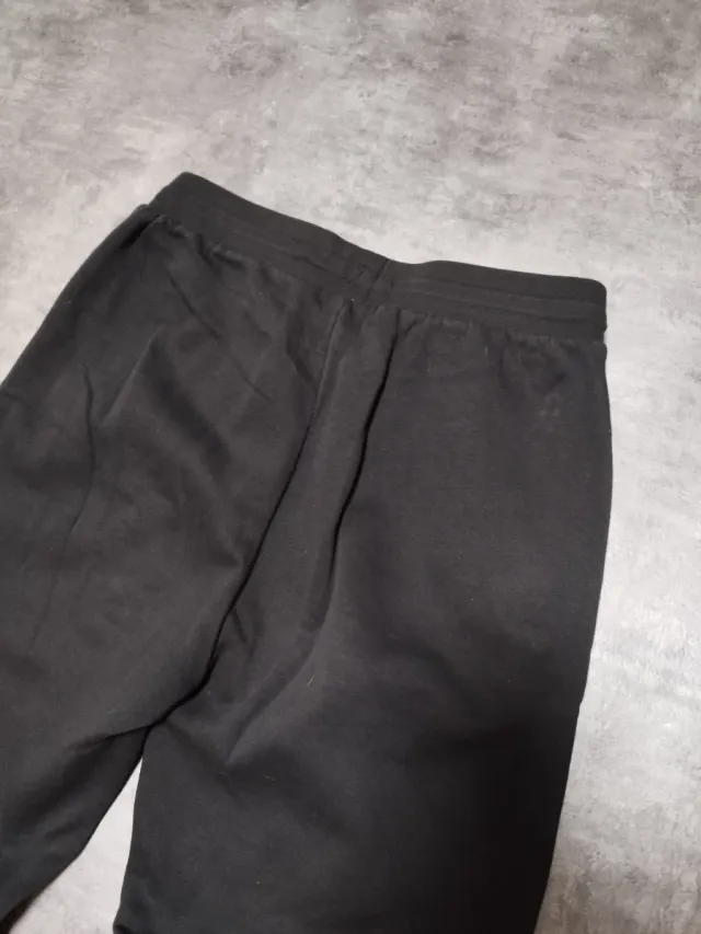 Jogger Adidas Negro Logo Bordado