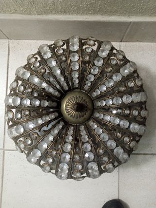 Lámpara de araña antigua de latón y cristal