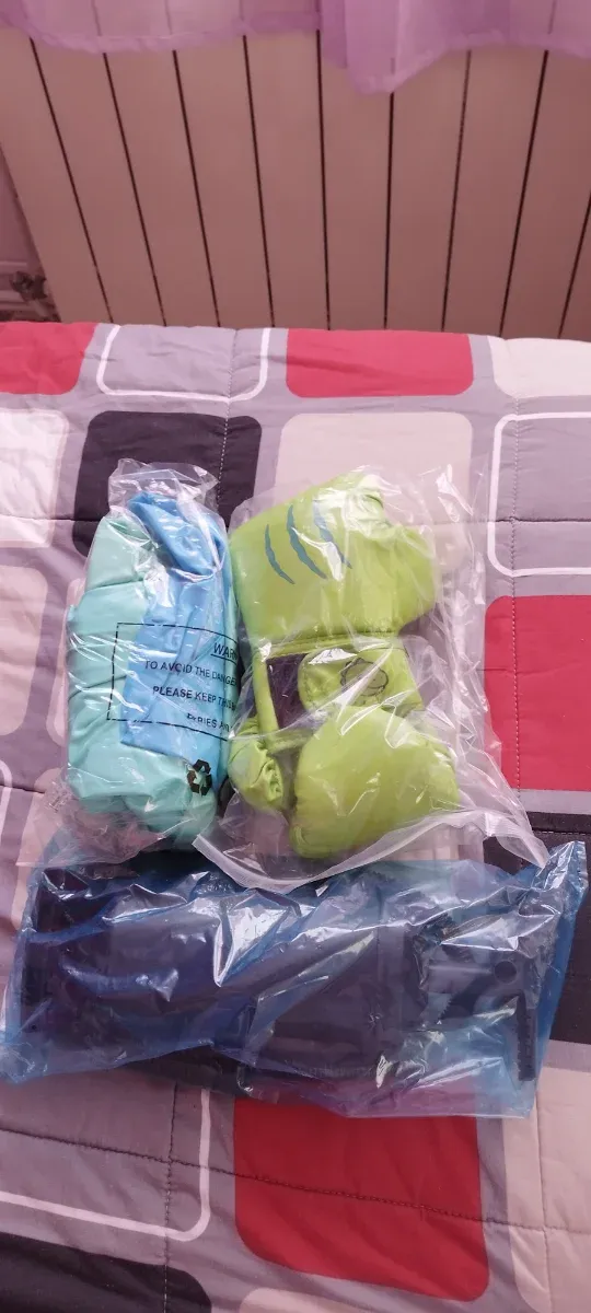 Saco de boxeo infantil con bomba y guantes