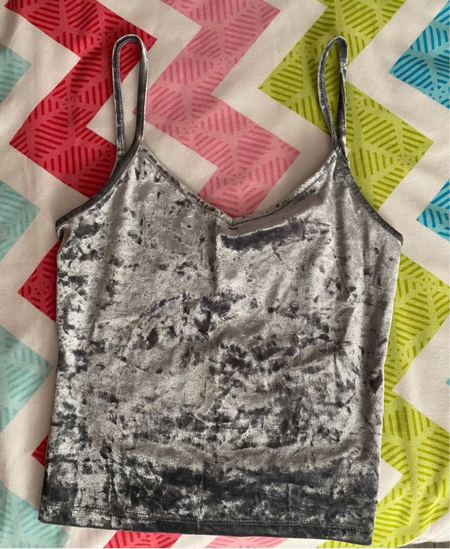 Top terciopelo gris tirantes