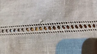 Runner misto lino ricamato a mano