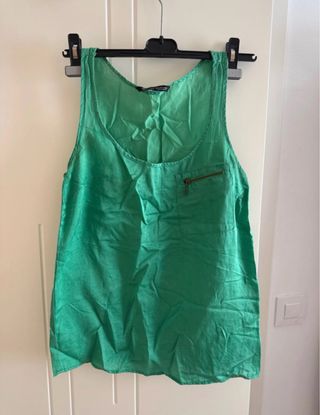 Blusa verde con bolsillo