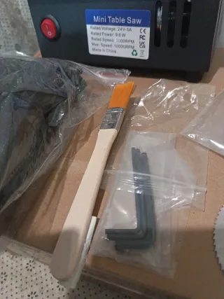 Mini sierra de mesa para manualidades