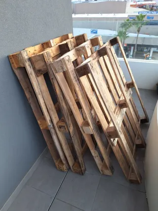 4 Palets europeos para proyectos de muebles