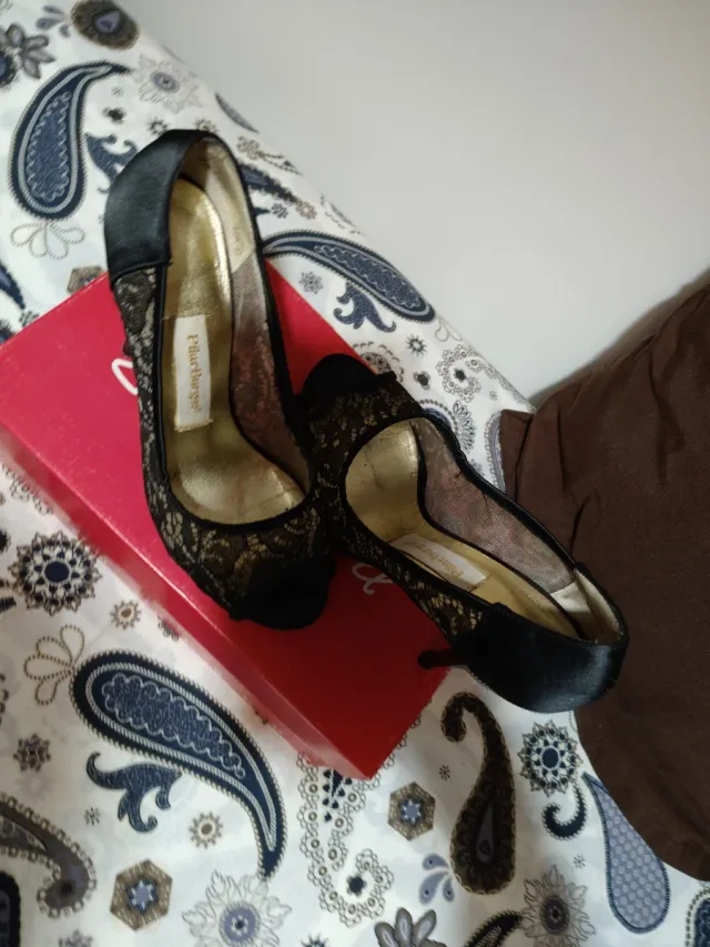 Zapatos de tacón Pilar Burgos encaje negro T37