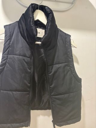 Chaleco acolchado corto negro