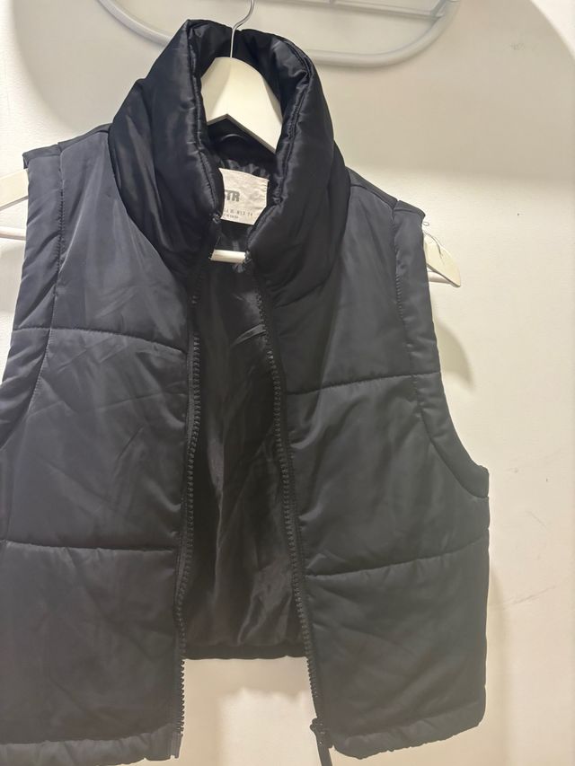 Chaleco acolchado corto negro