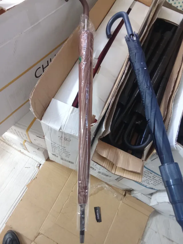 Ombrellone blu e nero