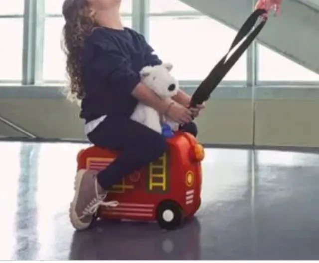 Maleta con ruedas niños camión Bombero tipo Trunki