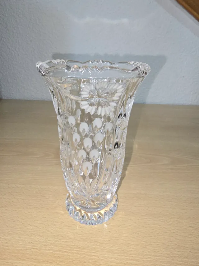 Jarrón de cristal pequeño decorado