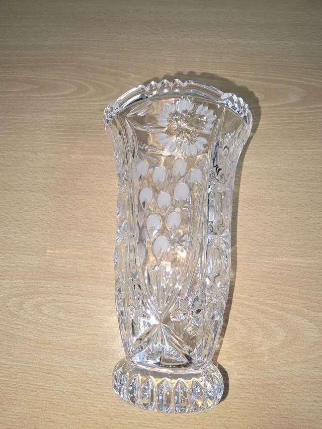 Jarrón de cristal pequeño decorado