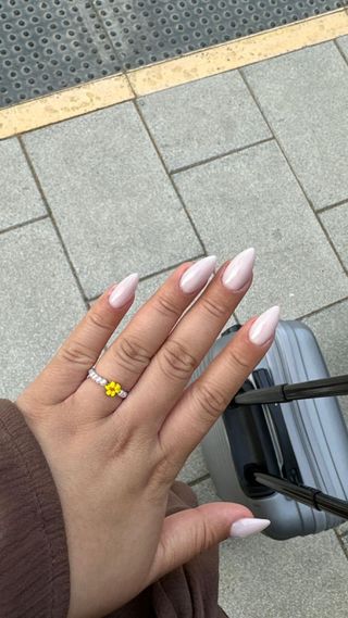 se hacen uñas acrílicas duraderas