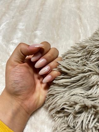 se hacen uñas acrílicas duraderas