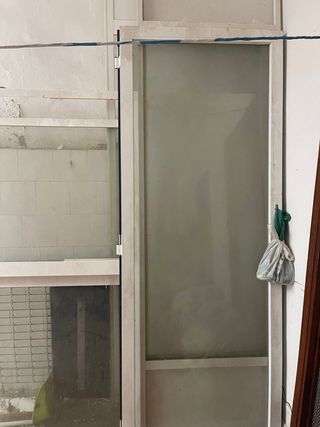 Puerta aluminio blanco con cristal