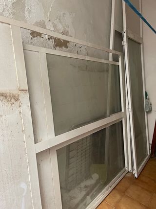 Puerta aluminio blanco con cristal