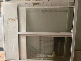 Puerta aluminio blanco con cristal