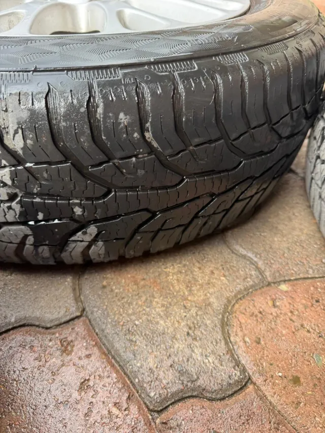 Cerchi in lega punto evo con gomme uniroyal