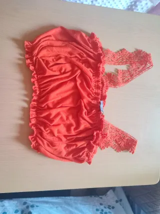 Blusa Naranja con Encaje