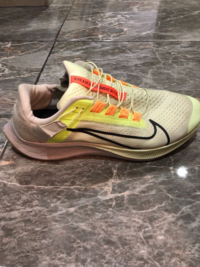 Nike Air Zoom Pegasus 38 Flyknit