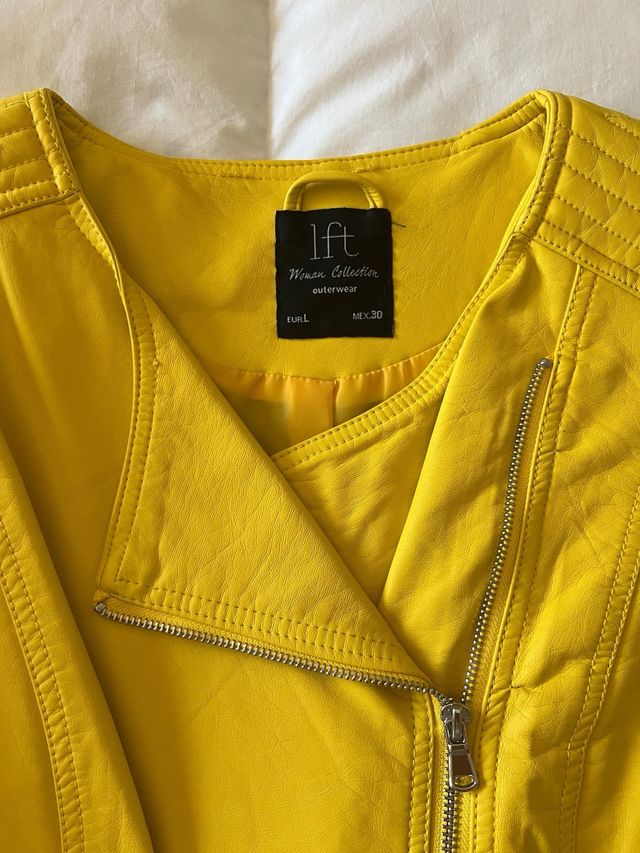Chaqueta efecto cuero Lefties mujer amarilla