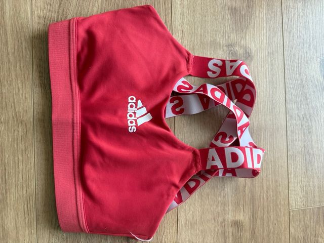 Sujetador deportivo Adidas rojo
talla XS