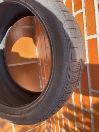 Pareja Continental WinterContact 245/40-18
