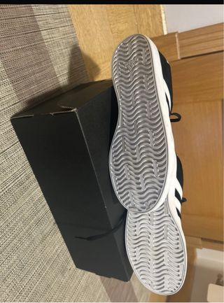 Adidas Zapatillas Negras y Blancas. VL Court 3.0K