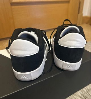 Adidas Zapatillas Negras y Blancas. VL Court 3.0K