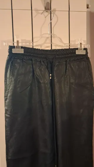 Pantaloni in pelle neri