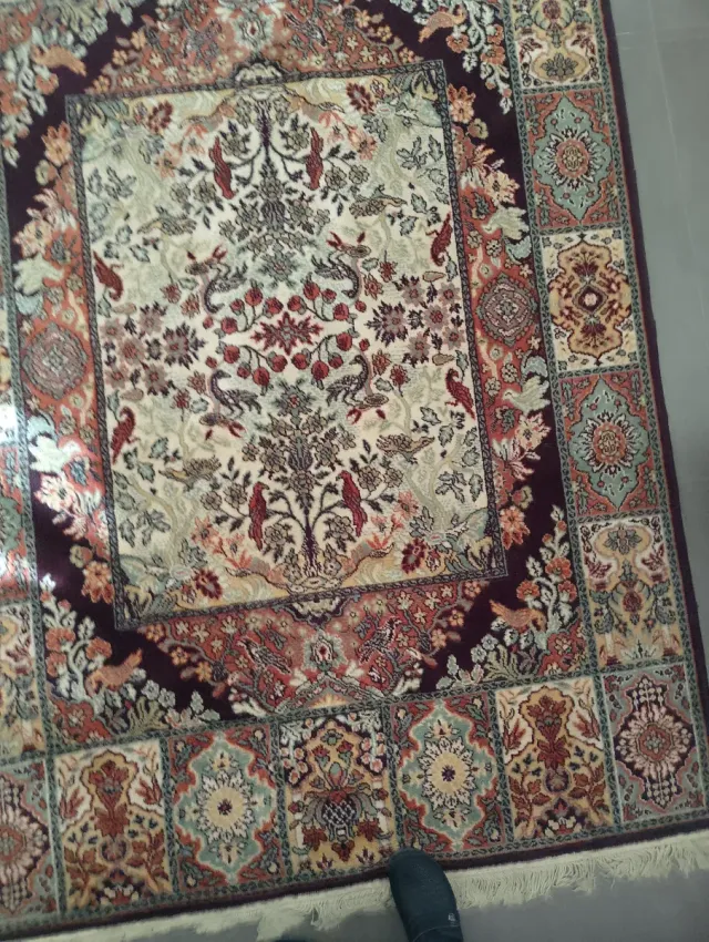 2 Alfombras,una de comedor y una de salón lana.