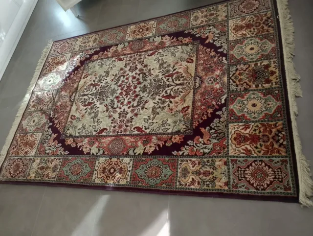 2 Alfombras,una de comedor y una de salón lana.