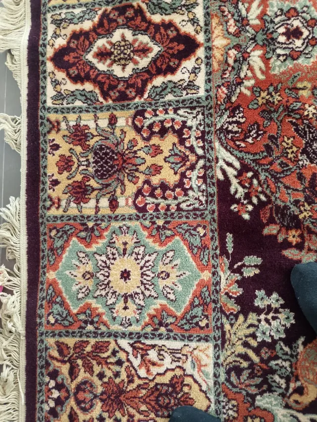 2 Alfombras,una de comedor y una de salón lana.