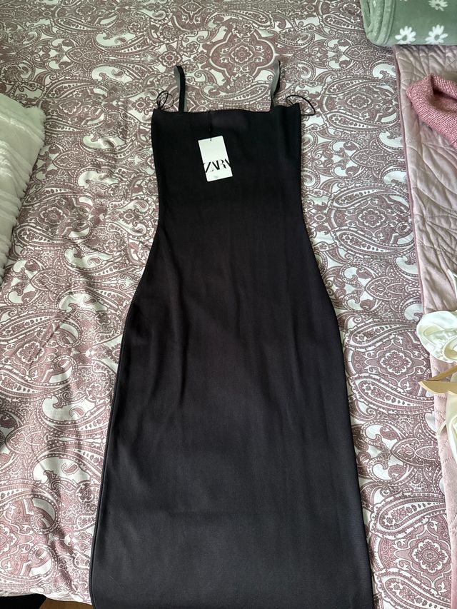 Vestido negro Zara tirantes midi