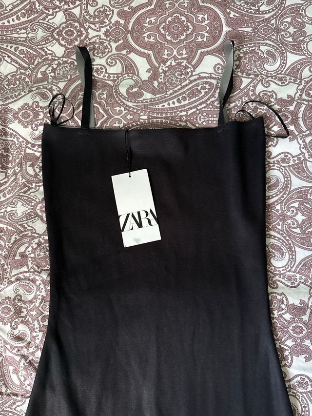 Vestido negro Zara tirantes midi