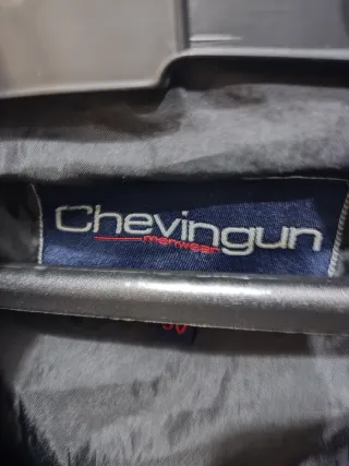 Chaqueta cortavientos Chevingun negra con chaleco