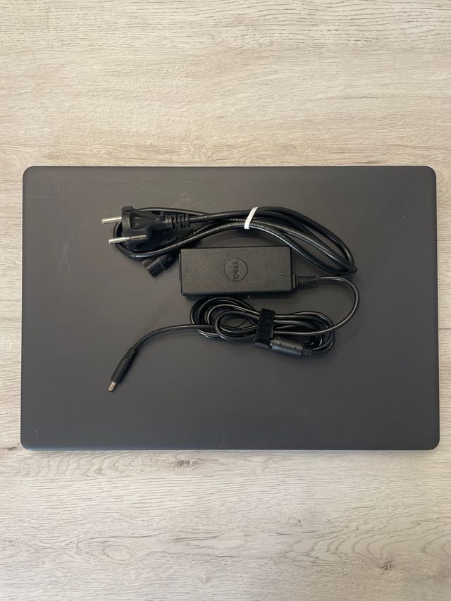 Portátil Dell Inspiron 15 3501