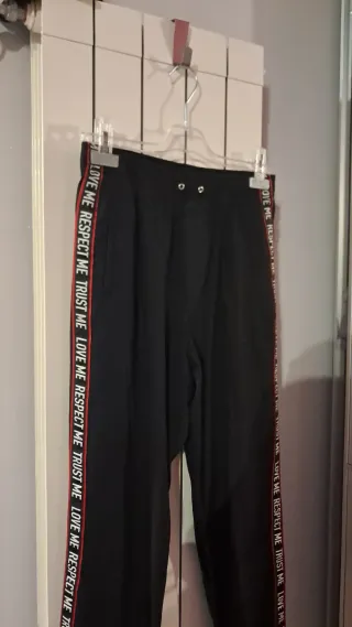 Pantaloni Bershka neri con banda laterale