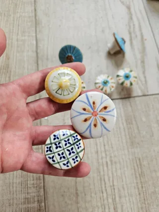 8 Tiradores de cerámica decorados