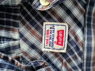 Camisa Levi's cuadros azul y marrón