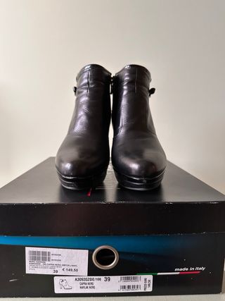 Stivaletti NERO GIARDINI pelle neri tacco n.39